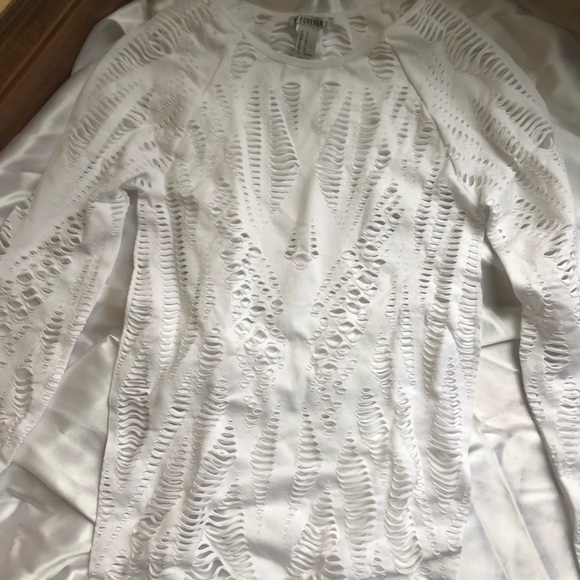 White Cut-out Long Sleeve Workout Top - Picture 4 of 4